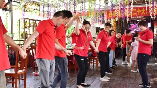 百裕教育開展喜迎國(guó)慶戶外團(tuán)建活動(dòng)